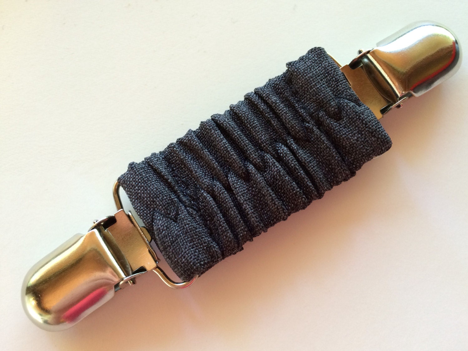 Dark Grey Heather Cinch Clip