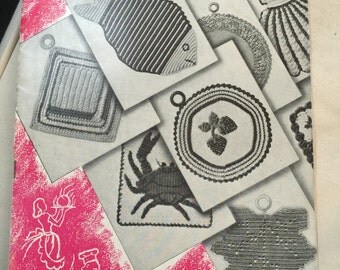 Vintage 1940s Potholder Pattern with Recipes!