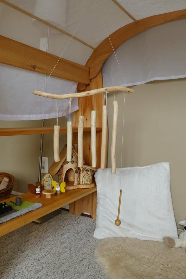 Xylophone chimes made of savage wood / Wiwiurka