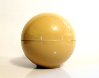 Vintage 1960s Woodhue by Faberge 3 oz After Bath Perfumed Dusting Powder