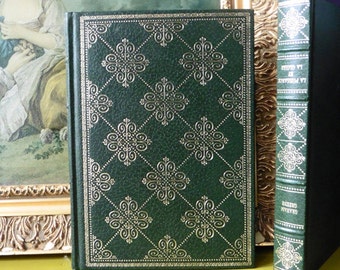 French book Une Amitié Particulière by Henry Troyat, Old Book, Literature, France, Vintage, Vintage, Shabby, Golden book, Decorative book