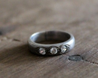 sterling silver 925 ring with three stones of white crystal-girlfriend gift- gift for her- love gift- 16,5mm EU/ 6 USA