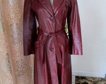 Splendid Vintage 1970's Long Burgundy Cuir Leather Trench Coat Made by Opera Made in Canada Size 6/S
