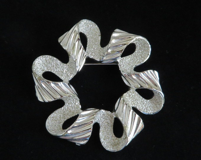 Sarah Coventry Ribbonette Brooch, Vintage Silver Tone 1970s Pin