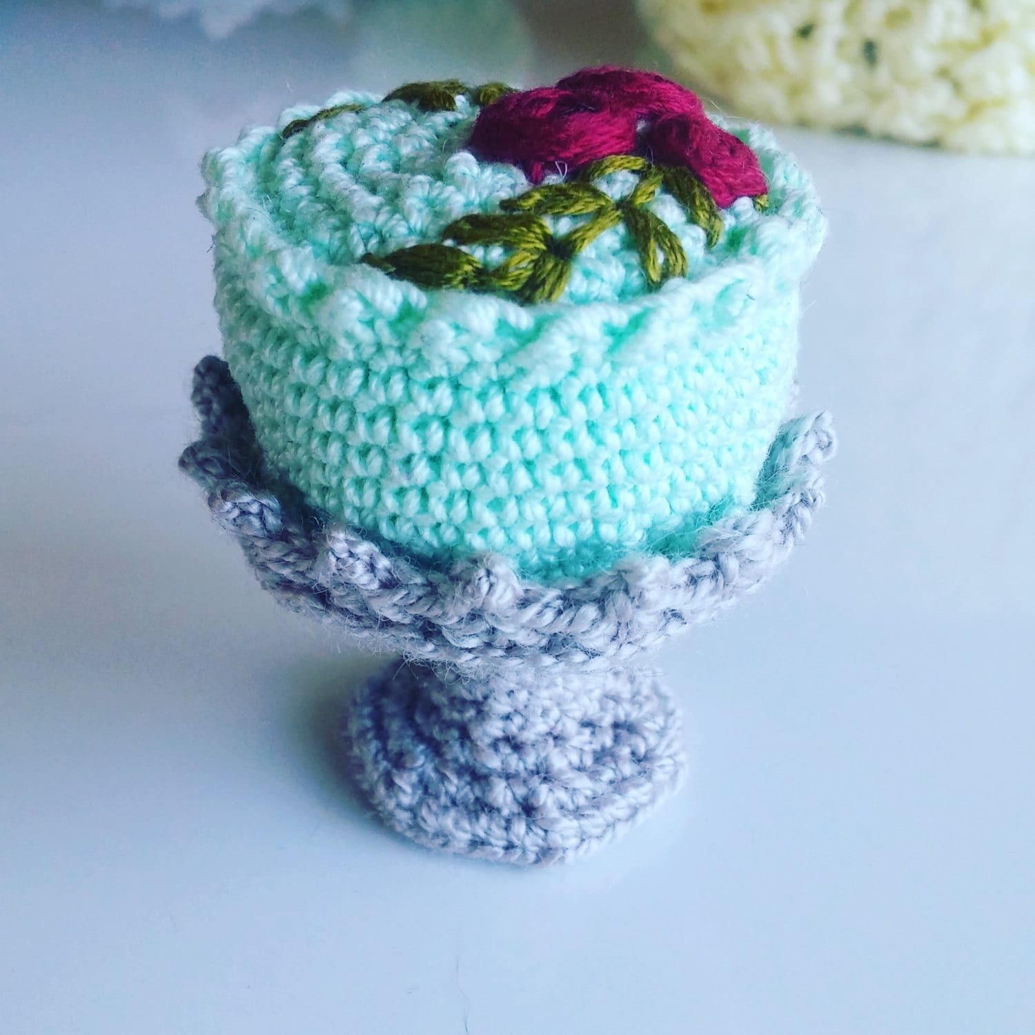 Crochet Food Amigurumi Cake and Plate PDF Pattern