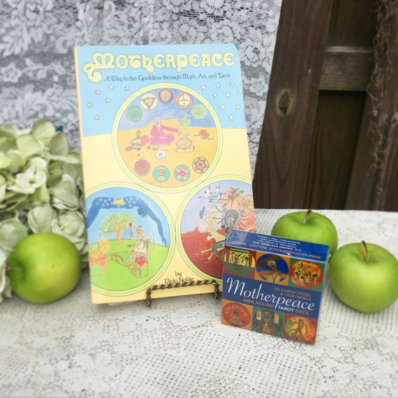 The Motherpeace Round Tarot Deck: 78-Card Deck by Vicki Noble (English) The Motherpeace Round Tarot Deck: 78-Card Deck by Vicki Noble (English)