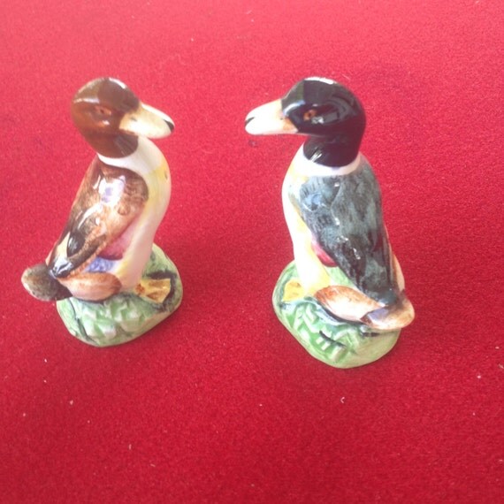 Vintage duck salt and pepper shakers JAPAN