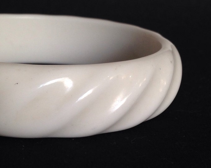 Storewide 25% Off SALE Vintage Extra Wide Textured White Acrylic Ladies Bangle Bracelet Featuring Classic Mid Century Style Design