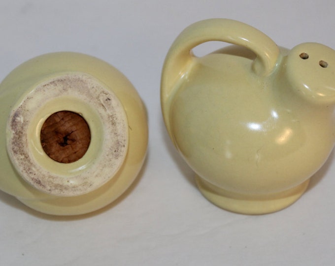 Vintage Pitcher Salt and Pepper Shakers, Kitchen Collectible