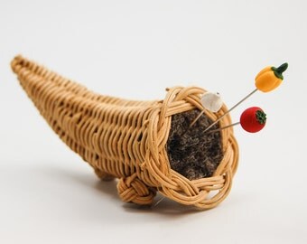 Pincushion 'Cornucopia' needle felt