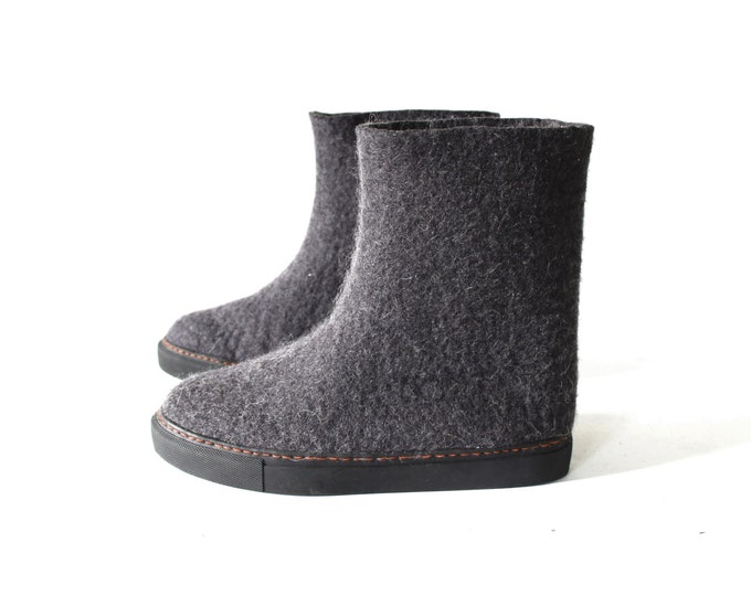Felted Black Ankle Boots Womens Shoes, Winter Boots, Boiled Wool Shoes, Ugg Boots, Valenki, Women Slippers, House Shoes, Rugged Rubber Soles