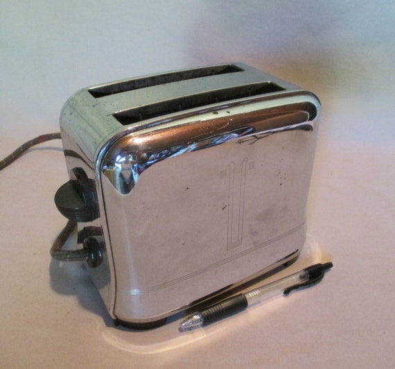 Toaster Vintage Toastmaster Deco Design Model 1B11 Two