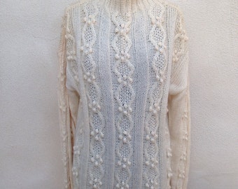 Vintage cream knit sweater pullover plus button bottom sz M