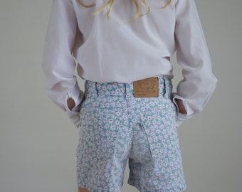 Vintage 80s LEVIS girls shorts. Sweet floral pattern. Authentic Levis shorts. Daisy shorts. Girls shorts. Toddler shorts. Size 5.