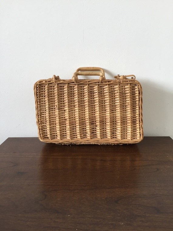 vintage 1970s boho picnic basket
