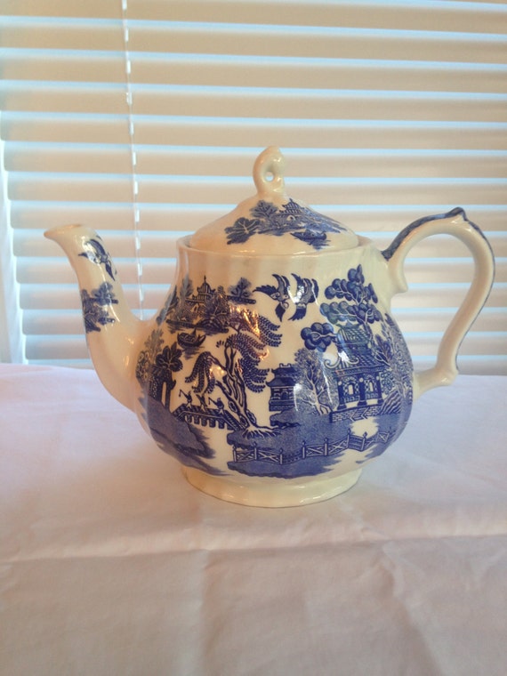 Vintage Sadler Blue Willow Teapot Large Antique English Teapot