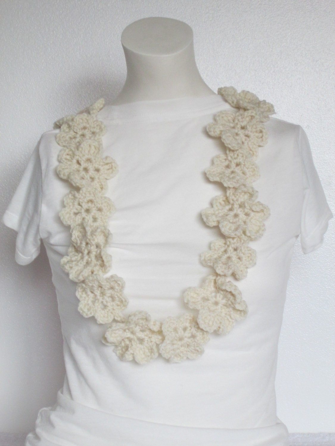 Hawaiian Yarn LeiFloral Flower Graduation Lei Great for Any