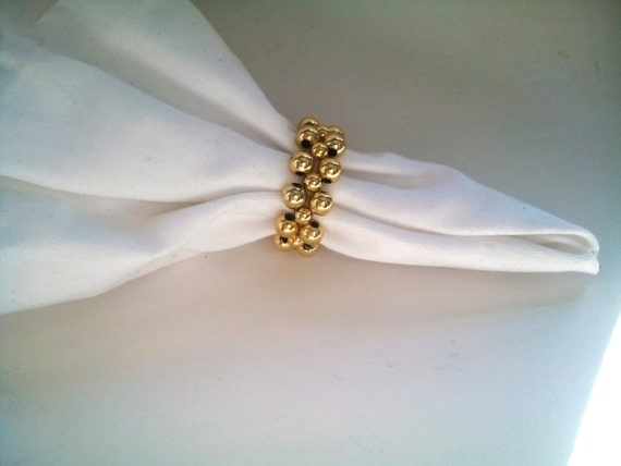 Items similar to Gold Napkin Rings / Gold Napkin Holders / Napkin Rings ...
