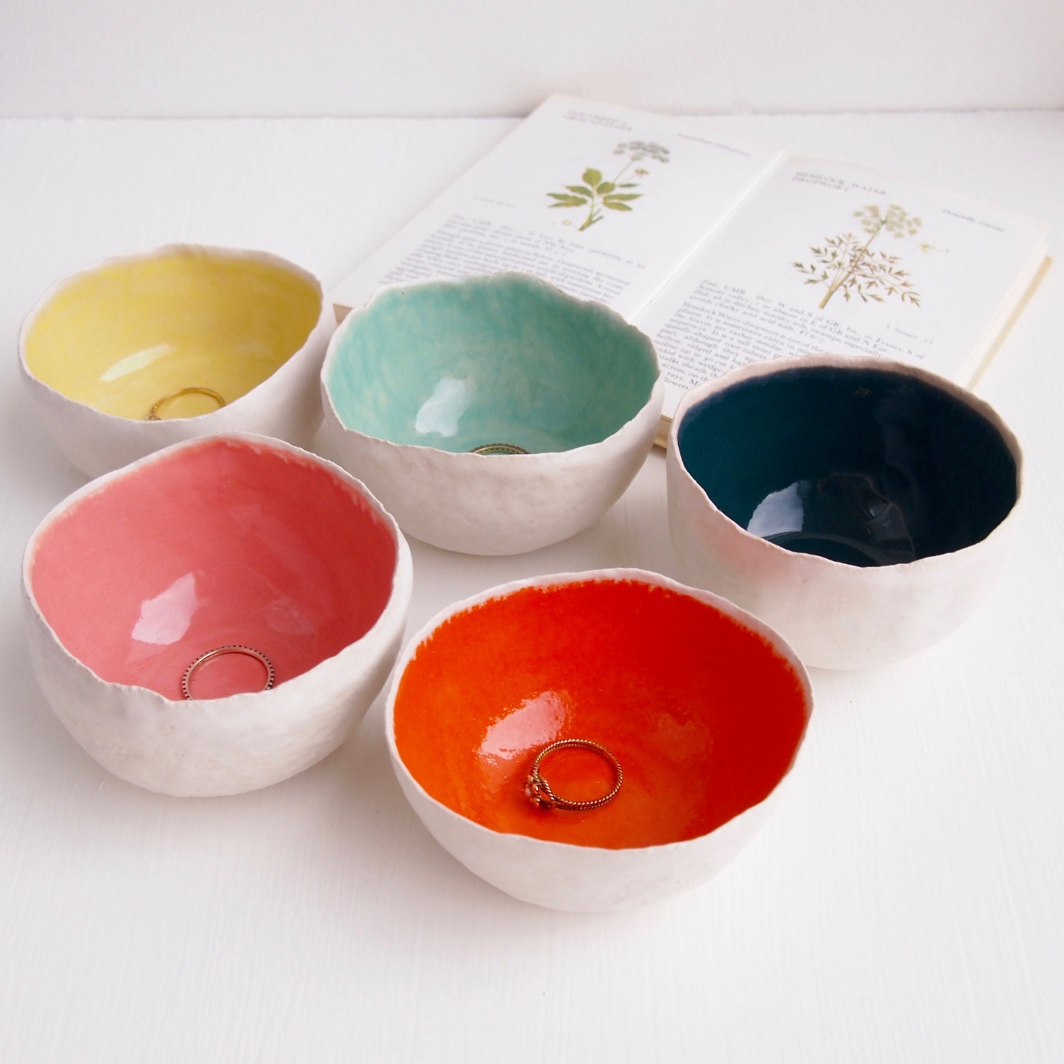 Round colourful ceramic ring bowls ring dish ceramic bowl