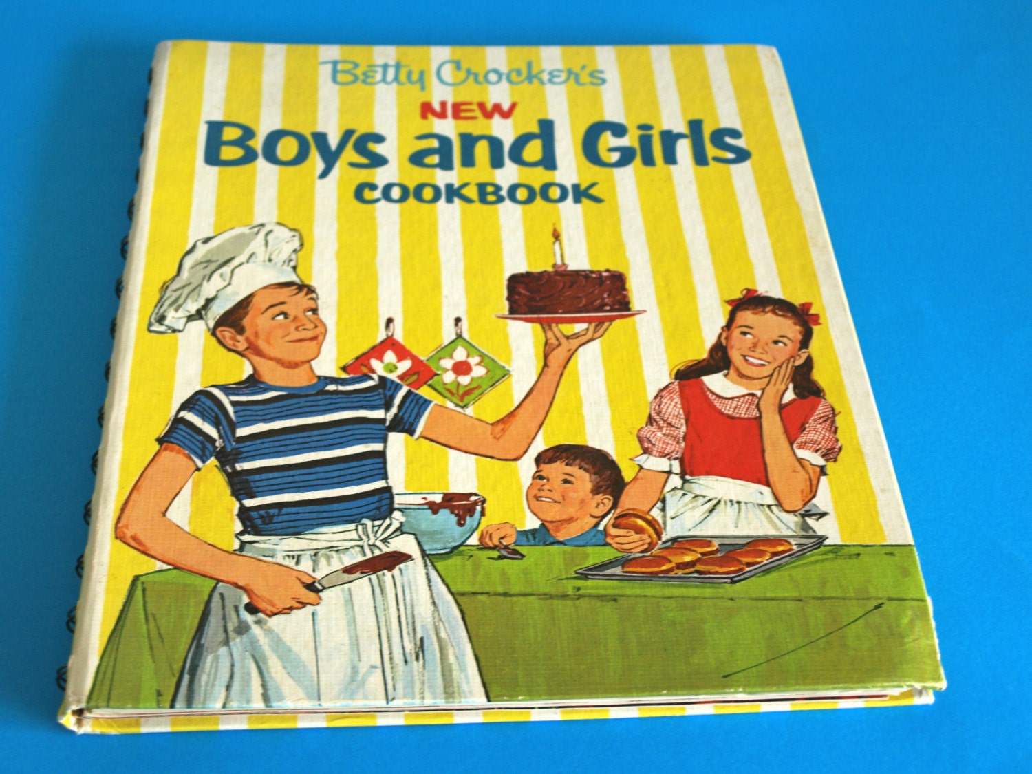 Vintage 1965 Betty Crocker's New Boys and Girls Cookbook