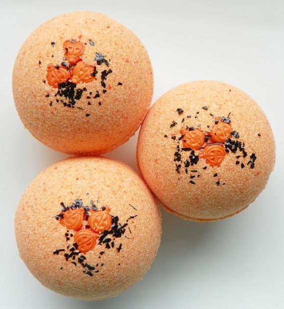 pumpkin-spice-bath-bomb-by-bombthatbath-on-etsy