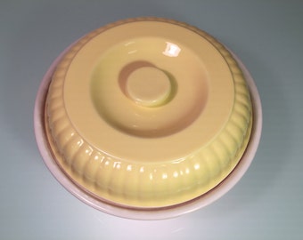Hall China, Pottery Casserole, Stoneware Dish, Retro Bakeware, Yellow Stoneware, Baking Dishes, Hall Stoneware, Ceramic Kitchenware