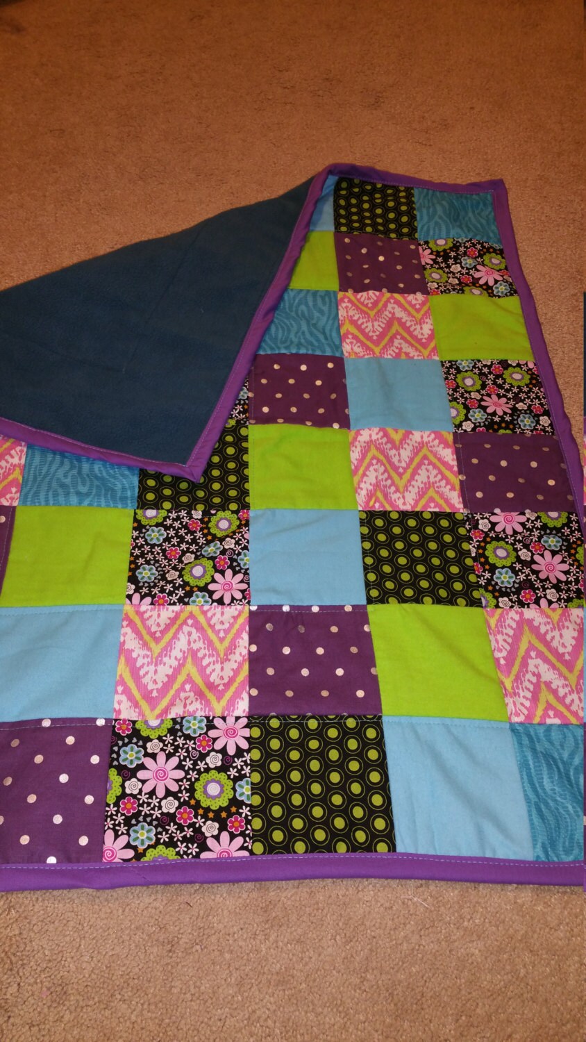 flower baby quilt http://etsy.me/1rCdQul by lisaleeasquilt on Etsy