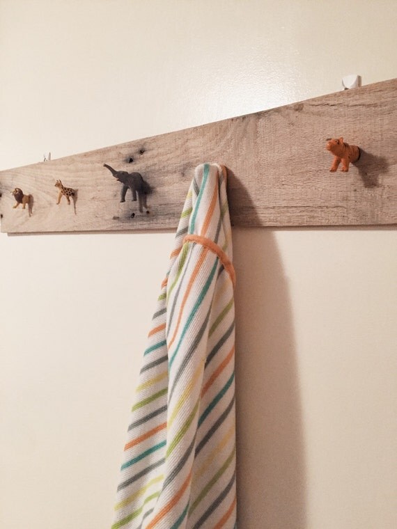 Jungle themed shelf by Kreiderspalletkrtns on Etsy