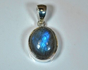 Sterling silver pendant labradorite setting