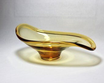 Selandia Danish Mid-Century Modern Glass Art Swoop Dish, Amber, Vintage from the 1950s