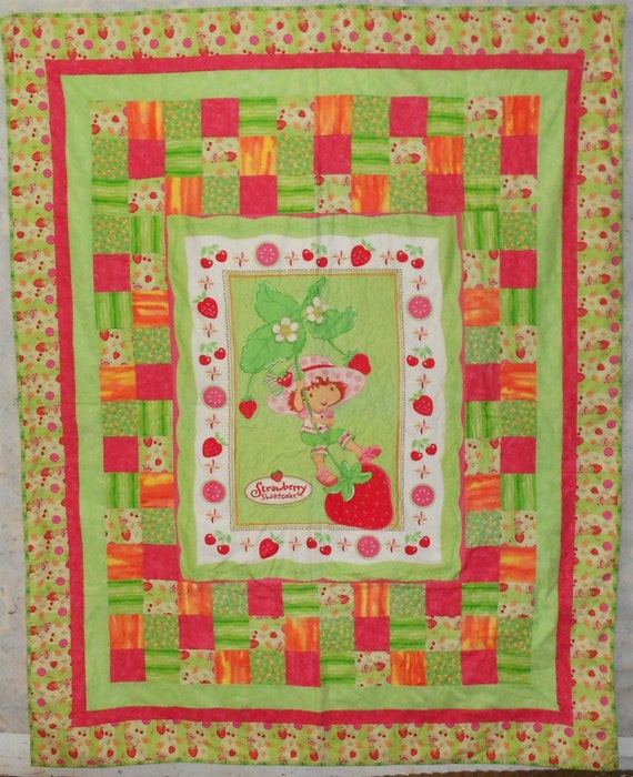 Girl's Strawberry Shortcake Quilt Twin/Full 71 x