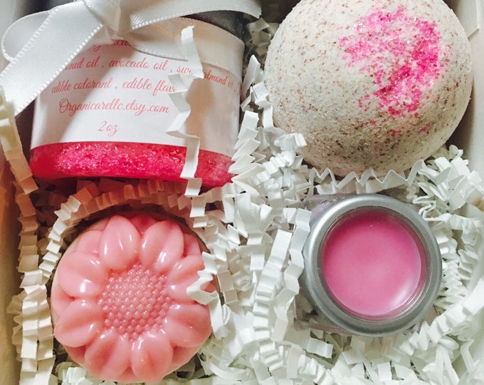 4pc mini gift box pampering gift box , bath bom , lip scrub , lip balm lotion bar