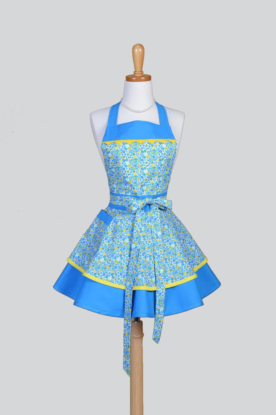 Ruffled Retro Apron . Blue and Yellow Daisies Vintage Style