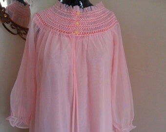 Adorable 1960s Peignoir Set Pink Mad Men Sleep Set