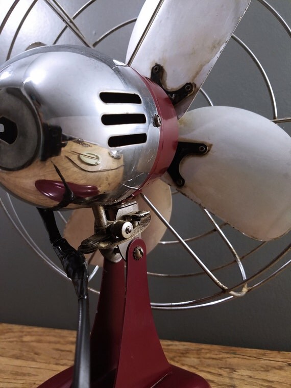 Vintage Fan Wizard Husky Small Desk Top Electric Fan