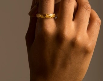 size 7.5 | thin multifaceted eco resin ring with metallic gold leaf | clear resin with gold flakes