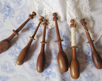 VENDU - Dix belles et anciennes bobines de fils en bois - Le Grenier de Lisette
