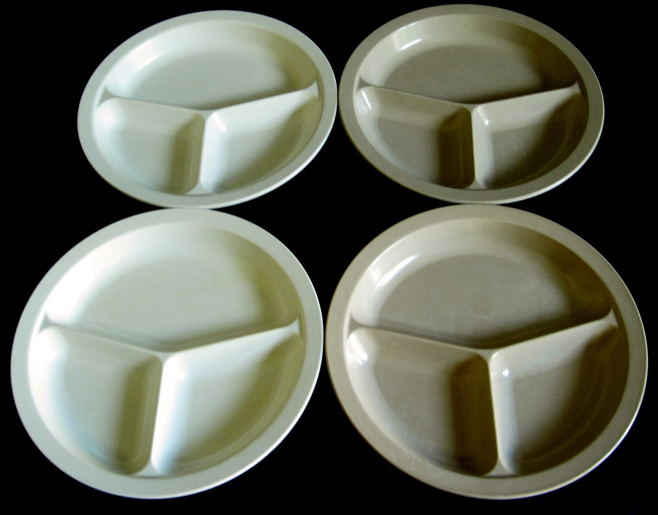 Anchor Hocking Microware Divided Plates Microwave Oven Safe