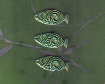 Turquoise with green pale ceramic fishes 3 pieces - buttons or mosaic tiles with Celtic spiral pattern - 3.5 cm long