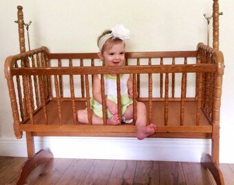 Vintage Jenny Lind baby Cradle, Vintahe Crib, Jenny Lind Crib, Spindle Basinet, Vintage Swinging Basinet, Swinging Cradle