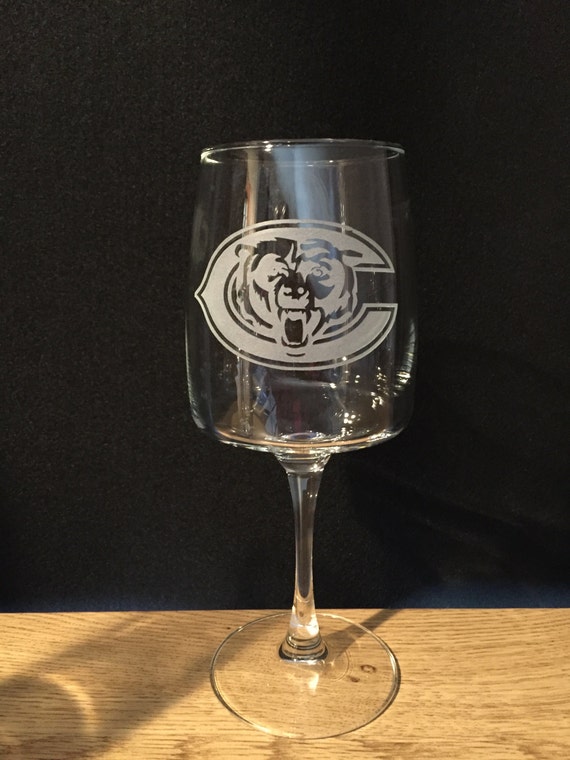 Chicago bears Etched Wine Glass Bears wine by CreatingNewDesigns
