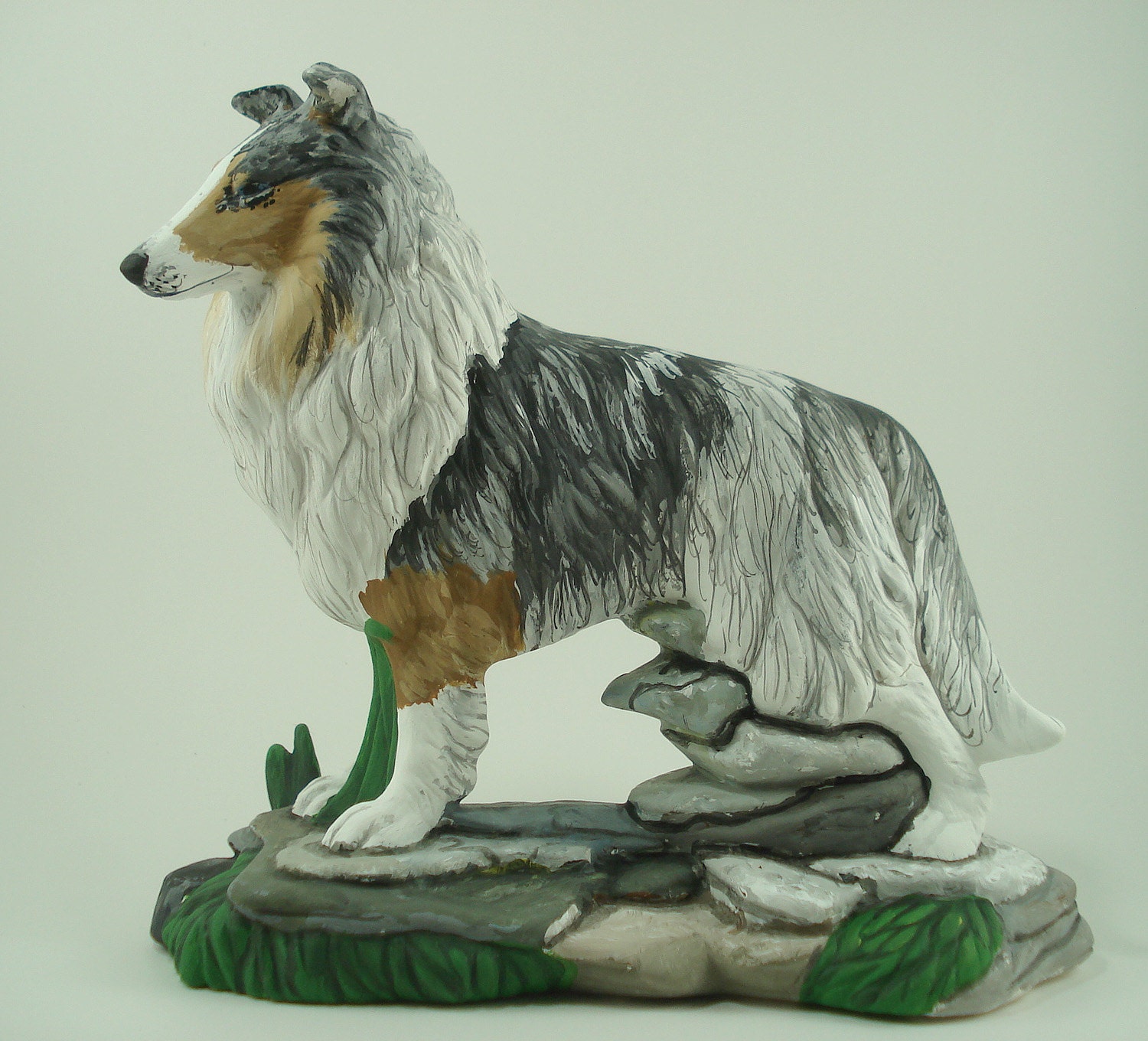 collie dog statue