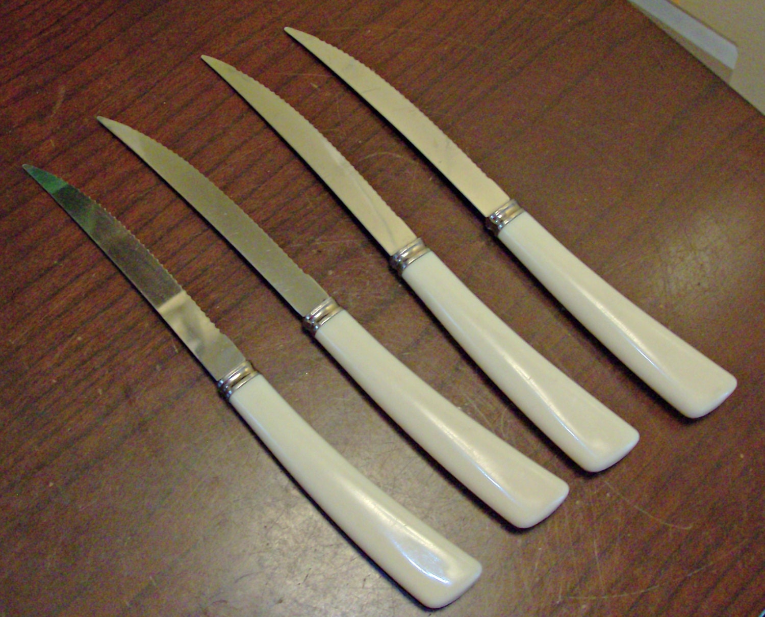 Vintage QUIKUT Steak Knives
