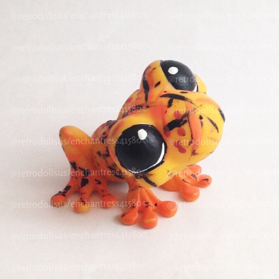 Custom Littlest Pet Shop Toy Frog