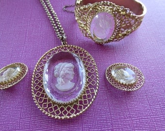 Whiting & Davis Cameo set. Vintage Jewelry.