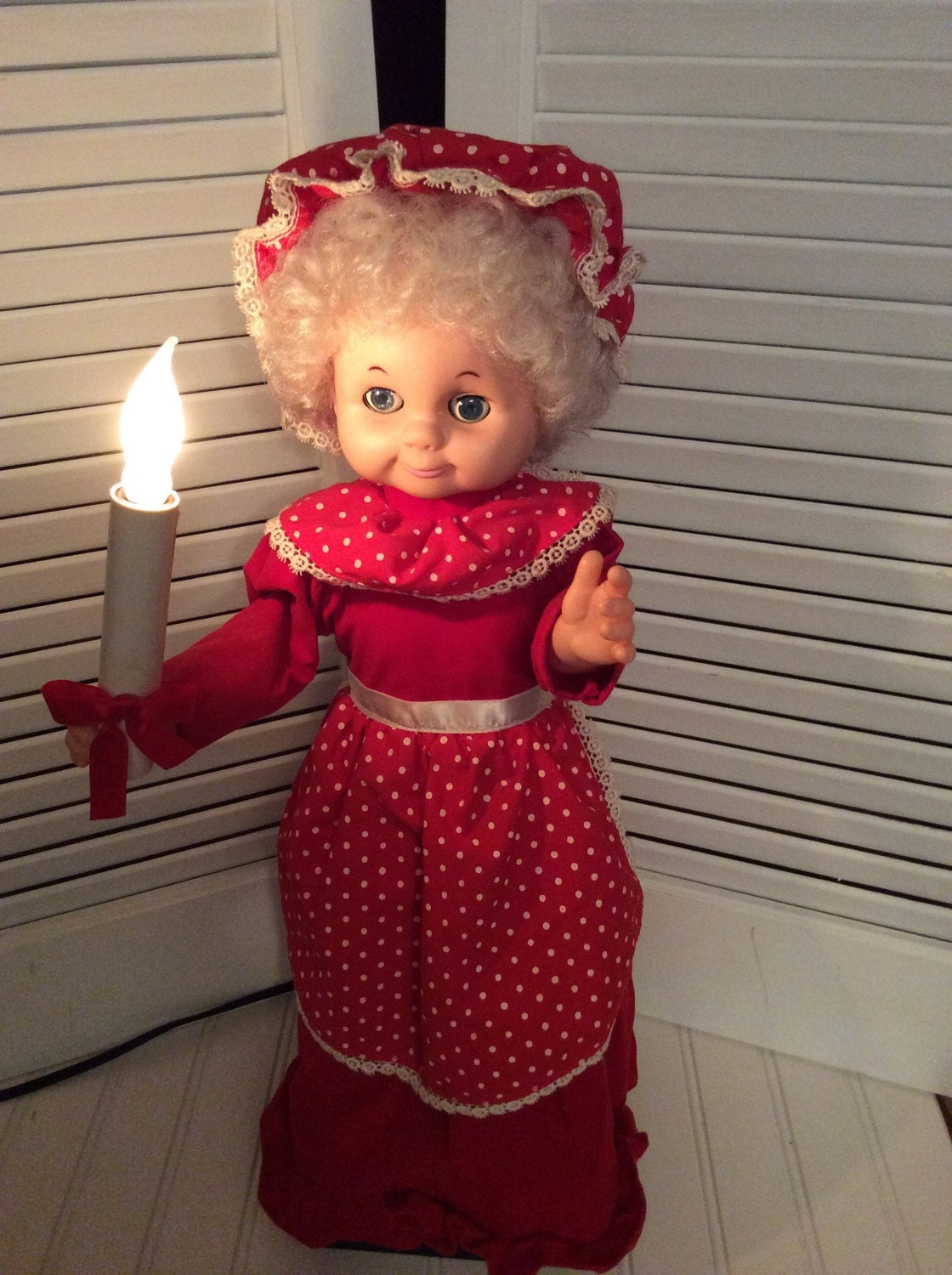 Animated christmas doll/ animated Mrs. Claus/ light up