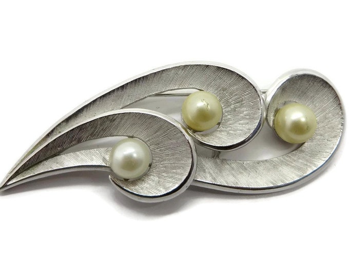 Trifari Silver Tone Faux Pearl Flower Brooch Pin