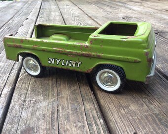 NYLINT VINTAGE BIG PUMPKIN WRECKER #855 FORD F9000 STILL STRAPPED IN