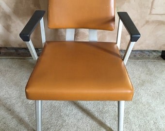 Mid Century / Modern / Good Form Arm Chair