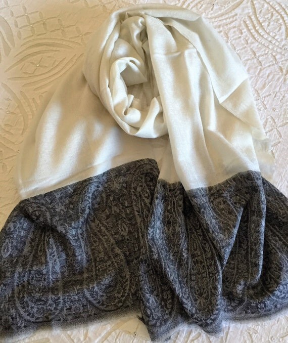 Pashmina Cashmere Mahatoosh pure wool woven stole shawl scarf in off white light cream bordered with black paisley motifs